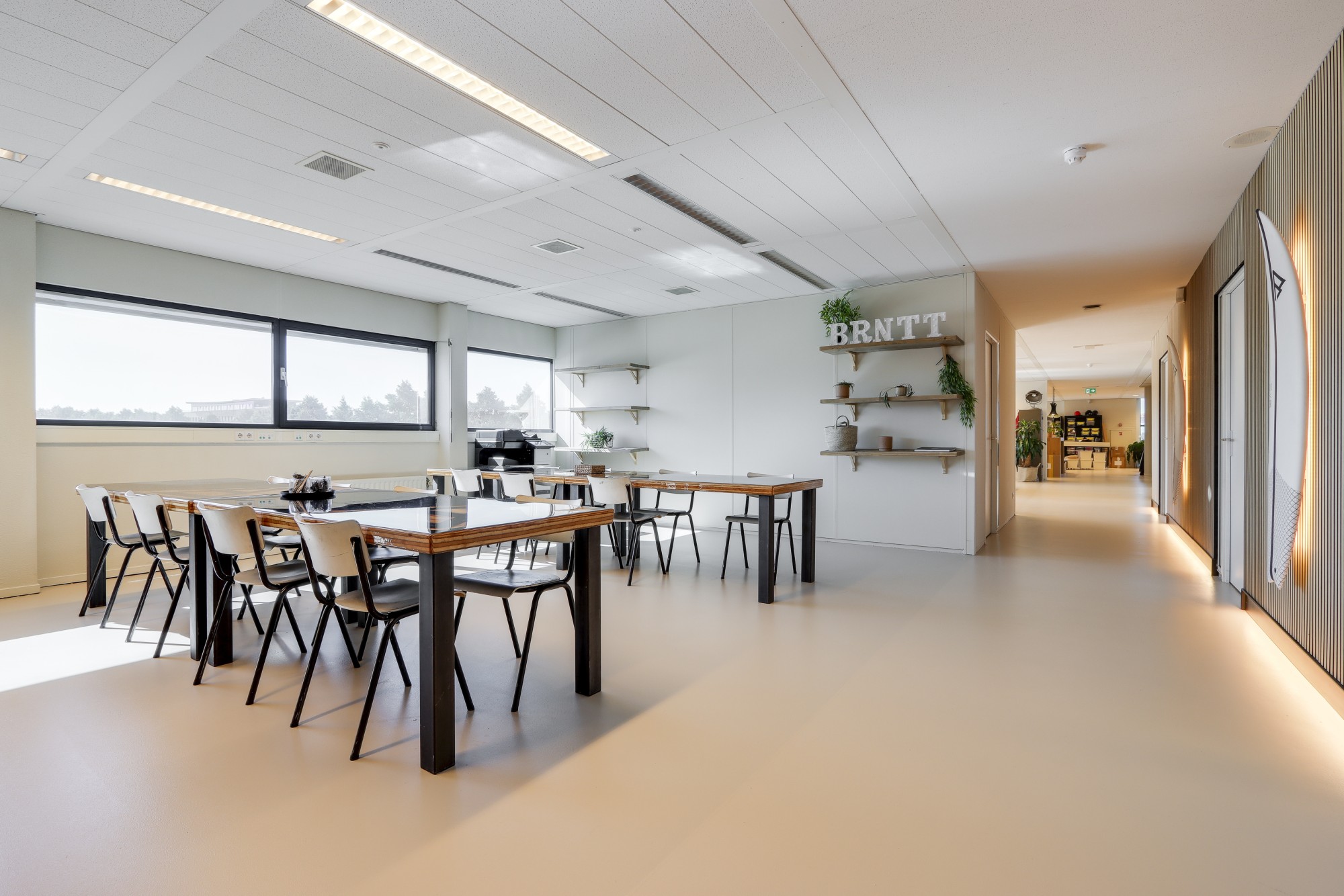 PU Business gietvloer in kantine van kantoor door Motion Gietvloeren