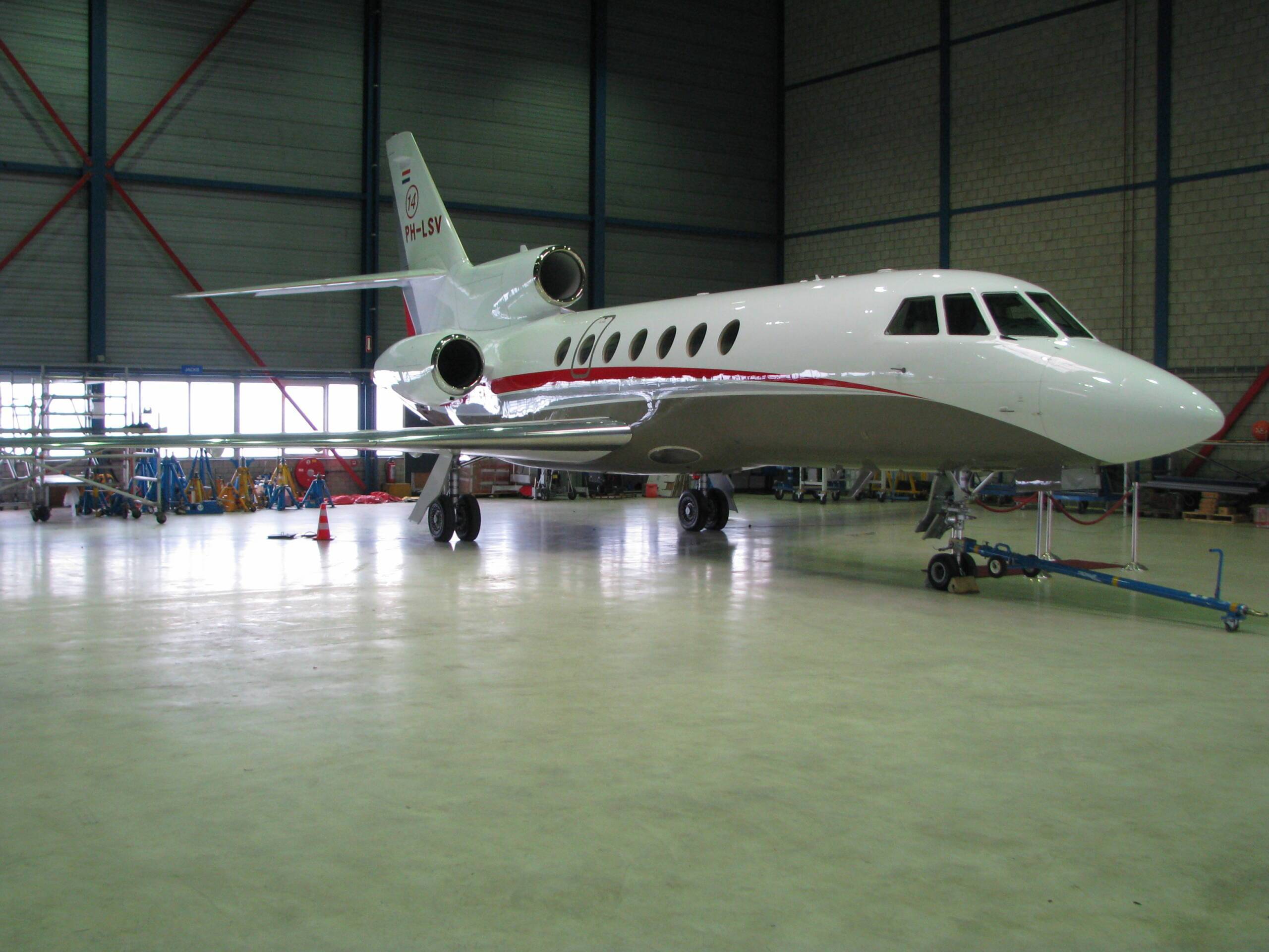 Coating vloer in hangar op schiphol